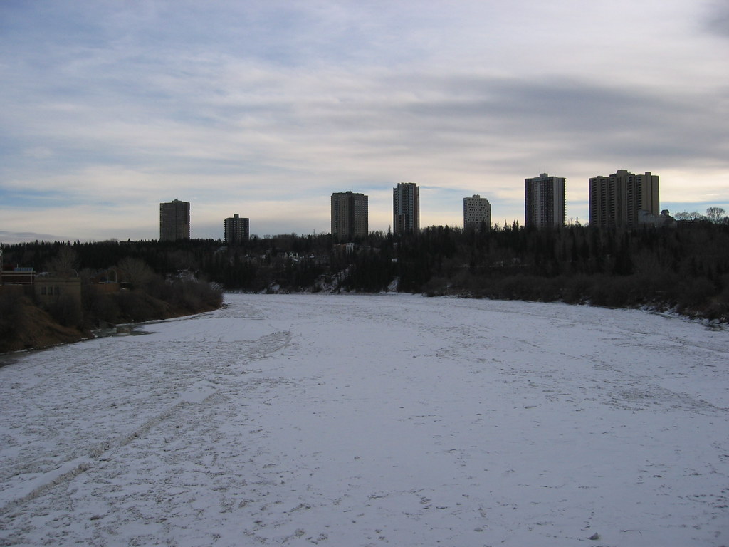 Edmonton river valley trails closed as North Saskatchewan River reaches near-record levels