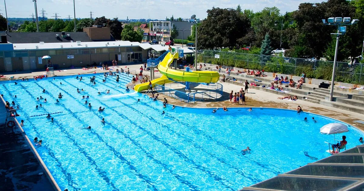 Eight Toronto pools staying open until midnight this week