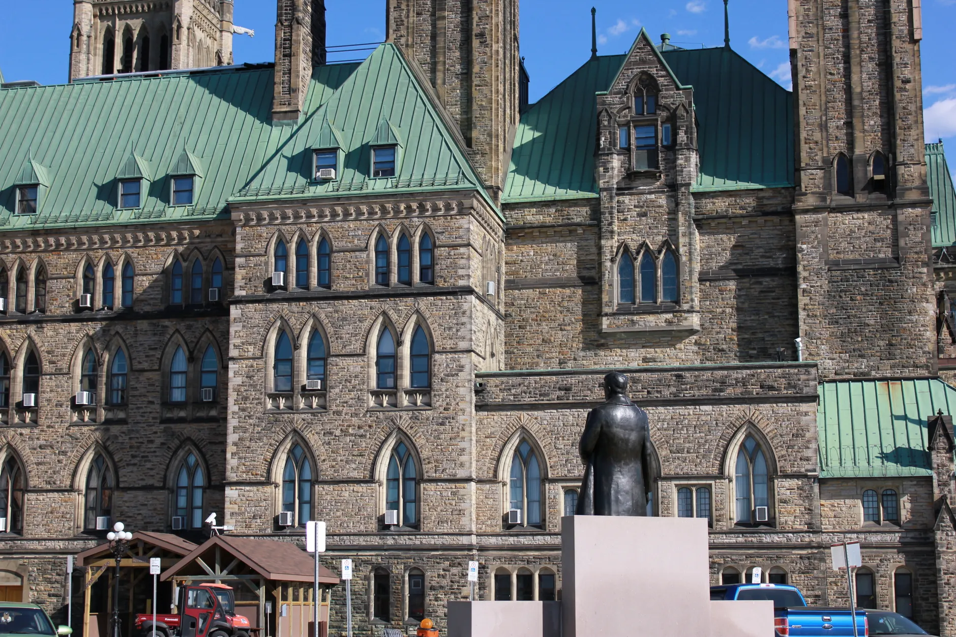 Interpreters still fighting for lost wages after federal contract breach