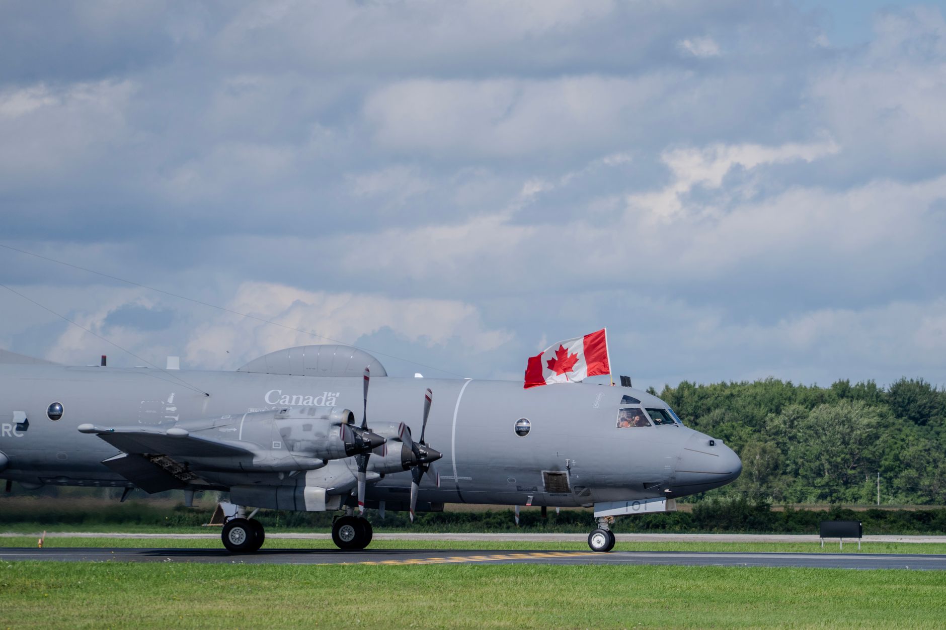 Small plane forced to land on Trans-Canada Highway west of Banff