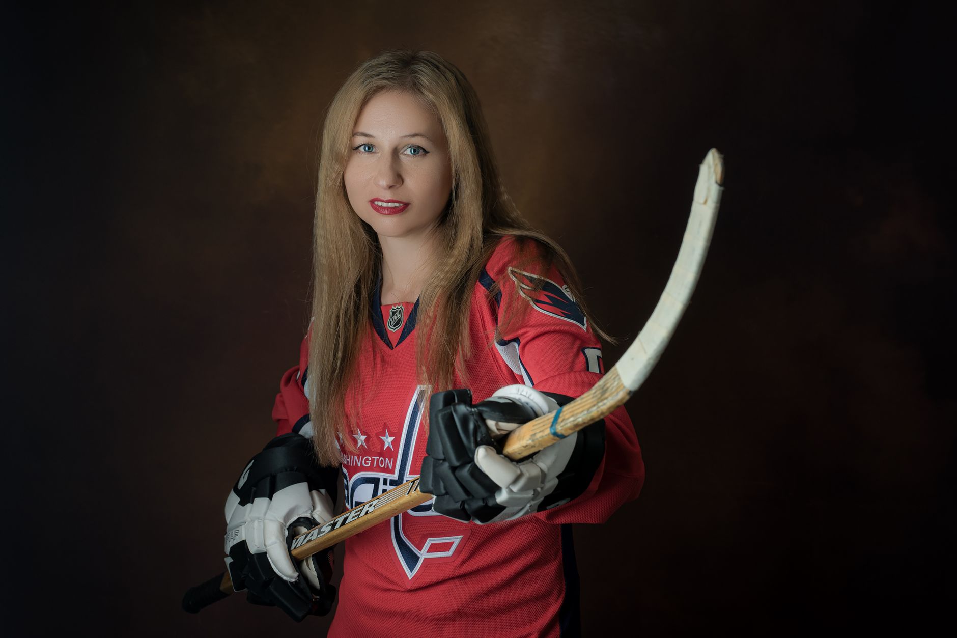 Evan Bouchard sets NHL records with six goals in first four games; defenseman ties Bobby Orr