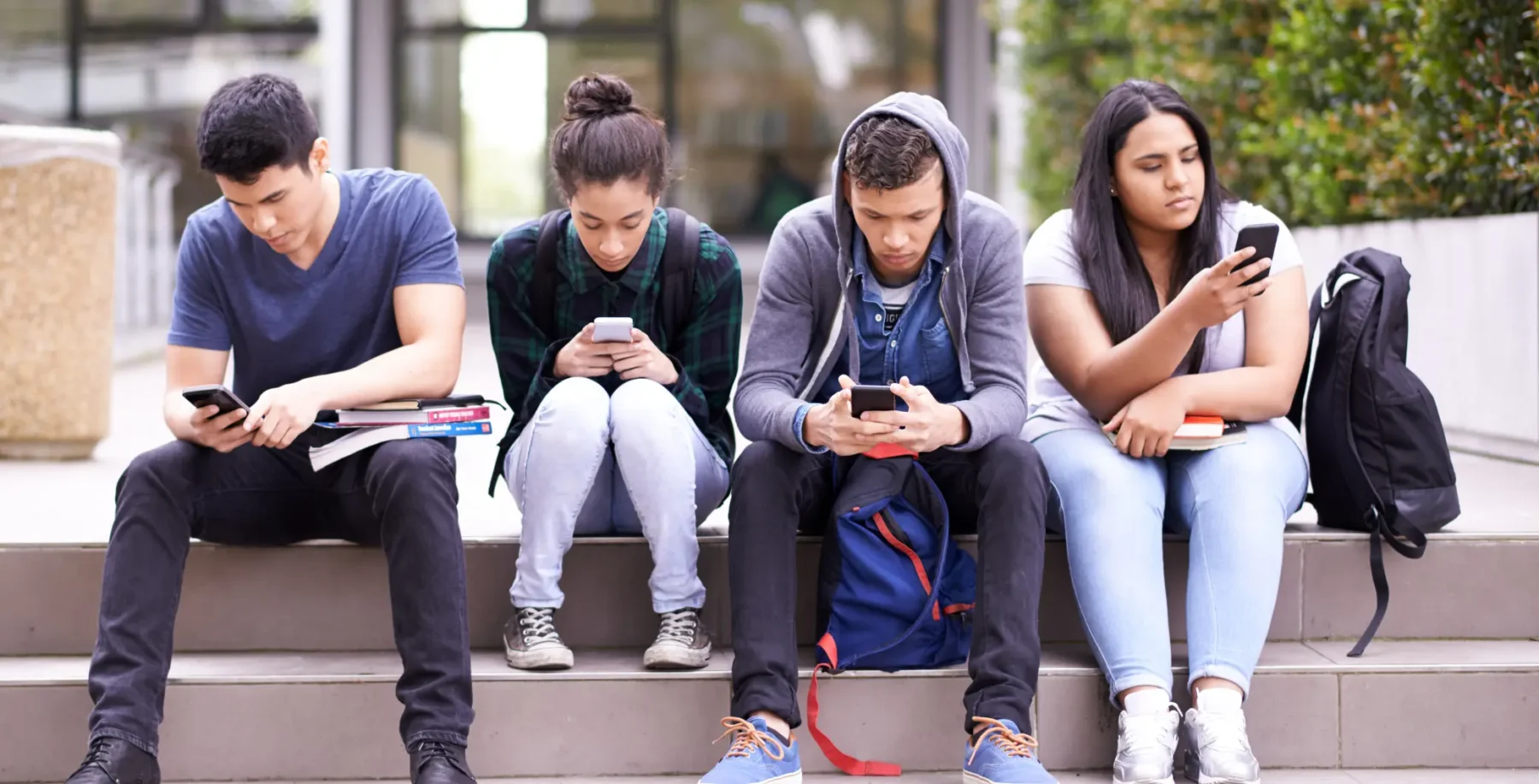 Teen journalist says social media ban for under-16s won't work as intended