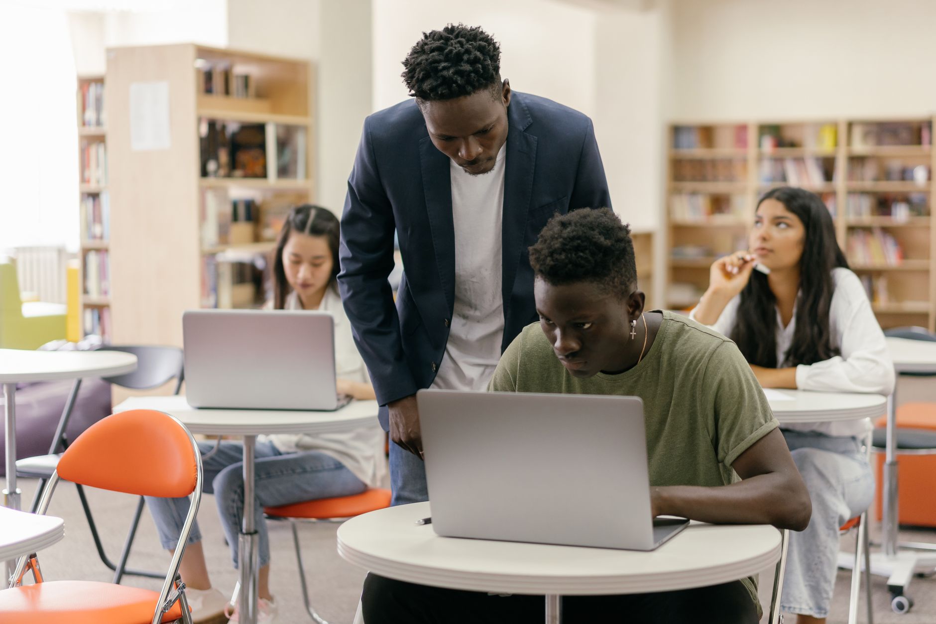U of T law school bans laptops from some classrooms starting this fall