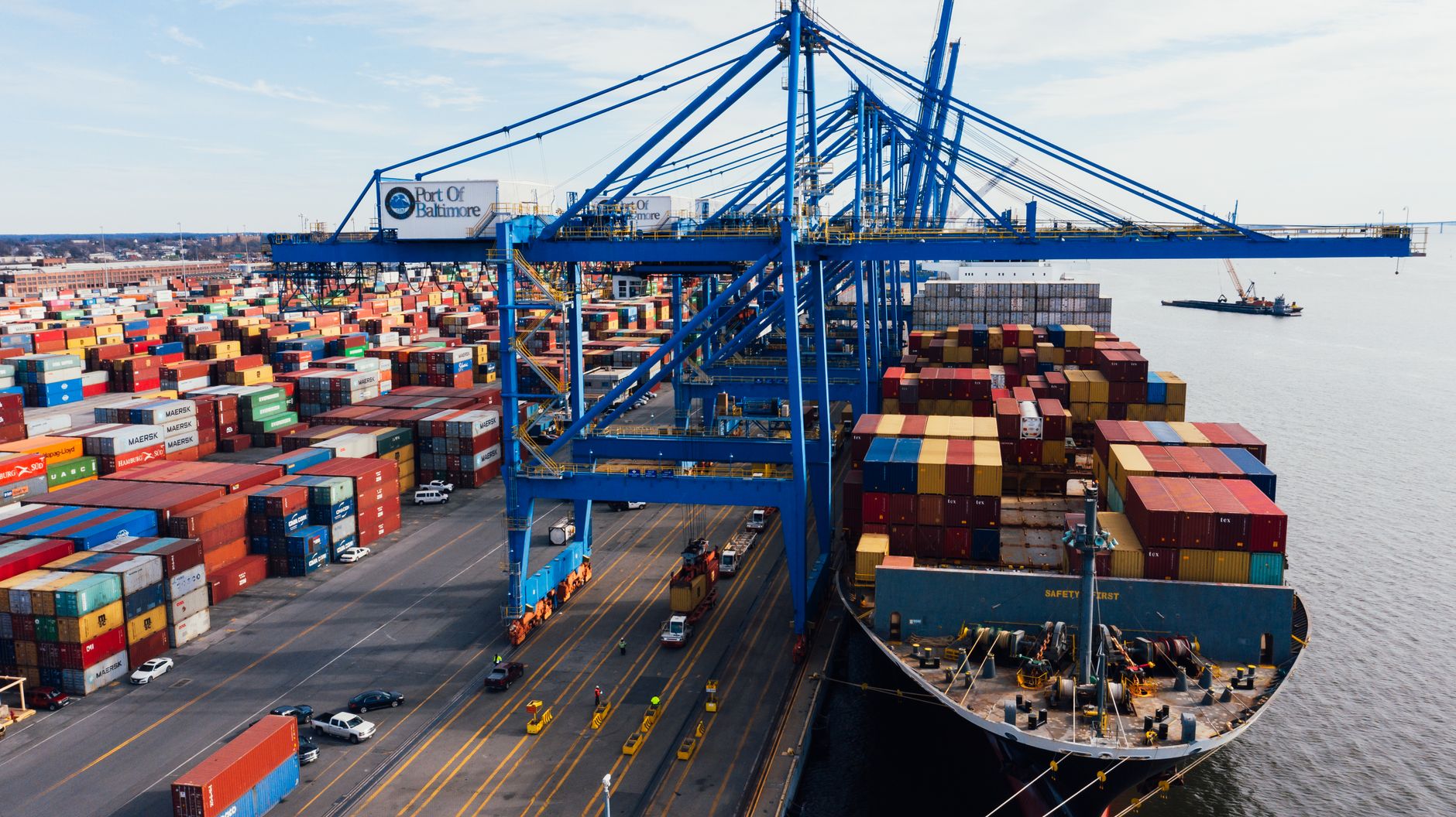 North Vancouver port exports hit 88 million tonnes mid-year, grain shipments surge 14 percent