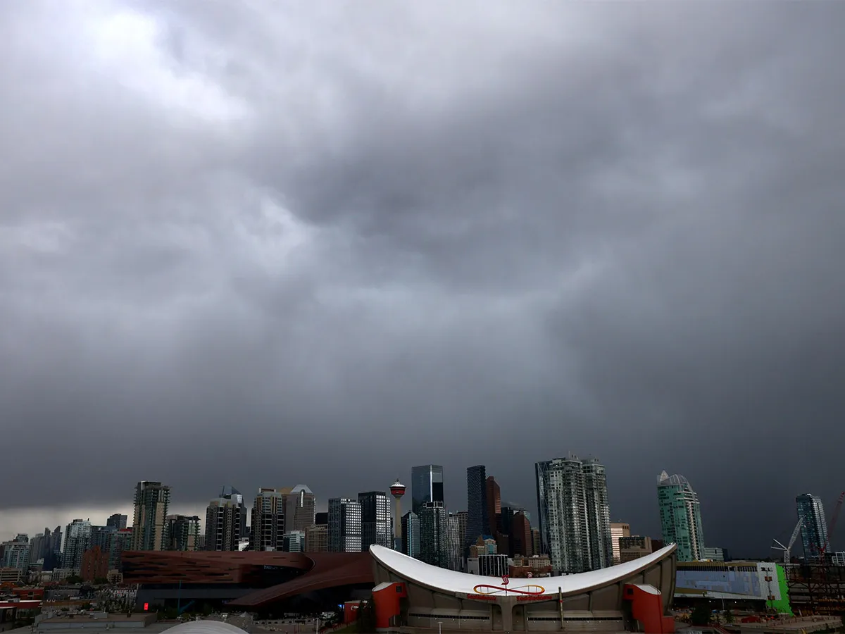 Storm chasers tracked tornado risk as outflow boundary swept the city