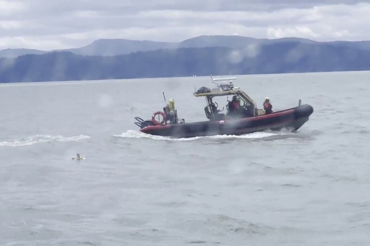 B.C. couple rescues three people from sinking boat