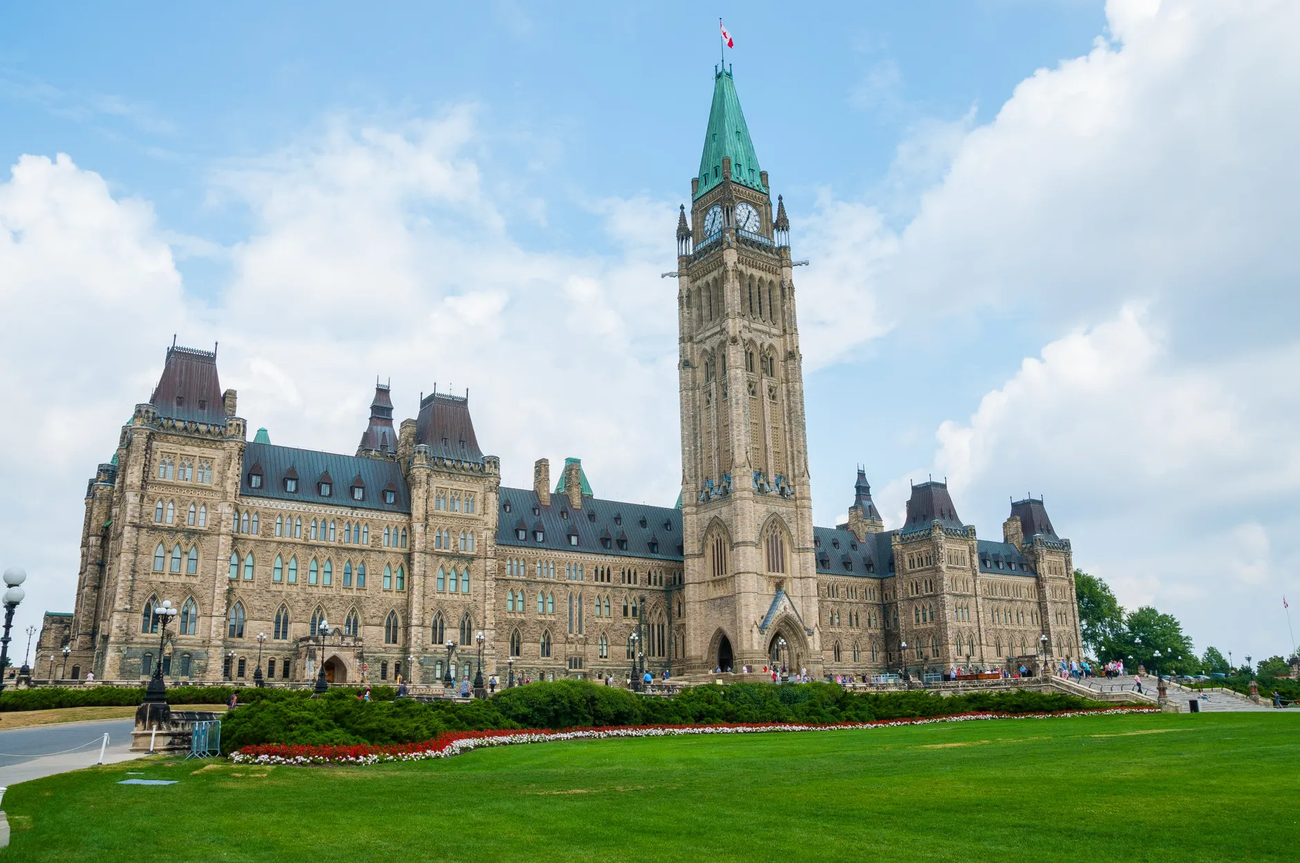Federal labour bill will let Ottawa intervene less in strikes, minister says