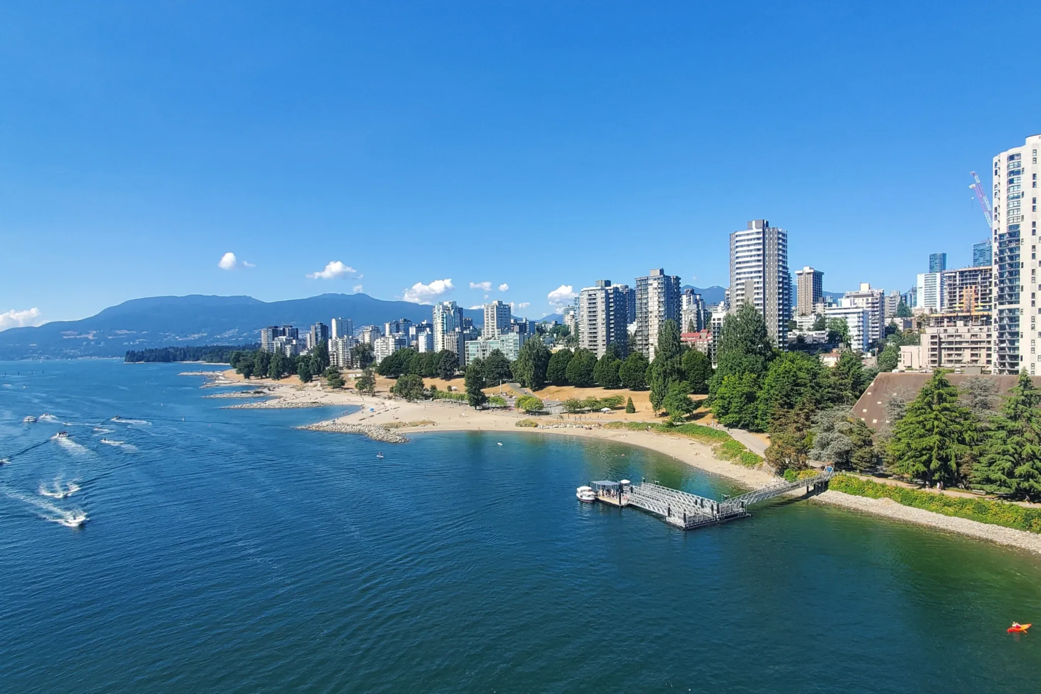 Heat wave brings 30°C inland this weekend