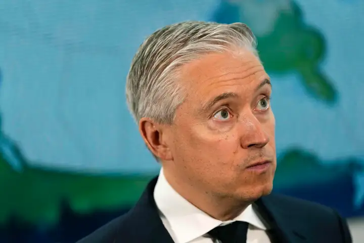 Federal government dodges release of annual defence spending details to reach NATO target