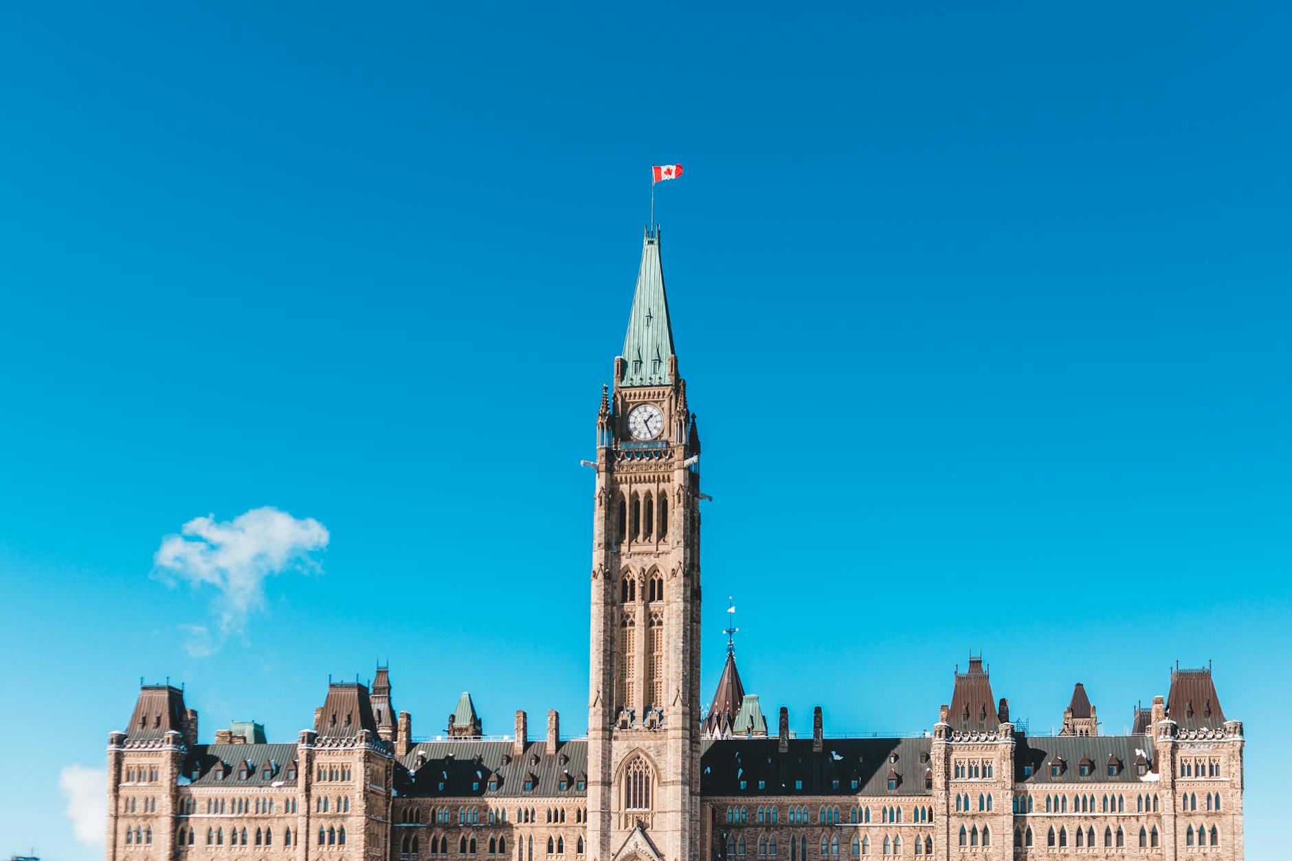 Federal minister touts Canada's energy reliability at Global Energy Show
