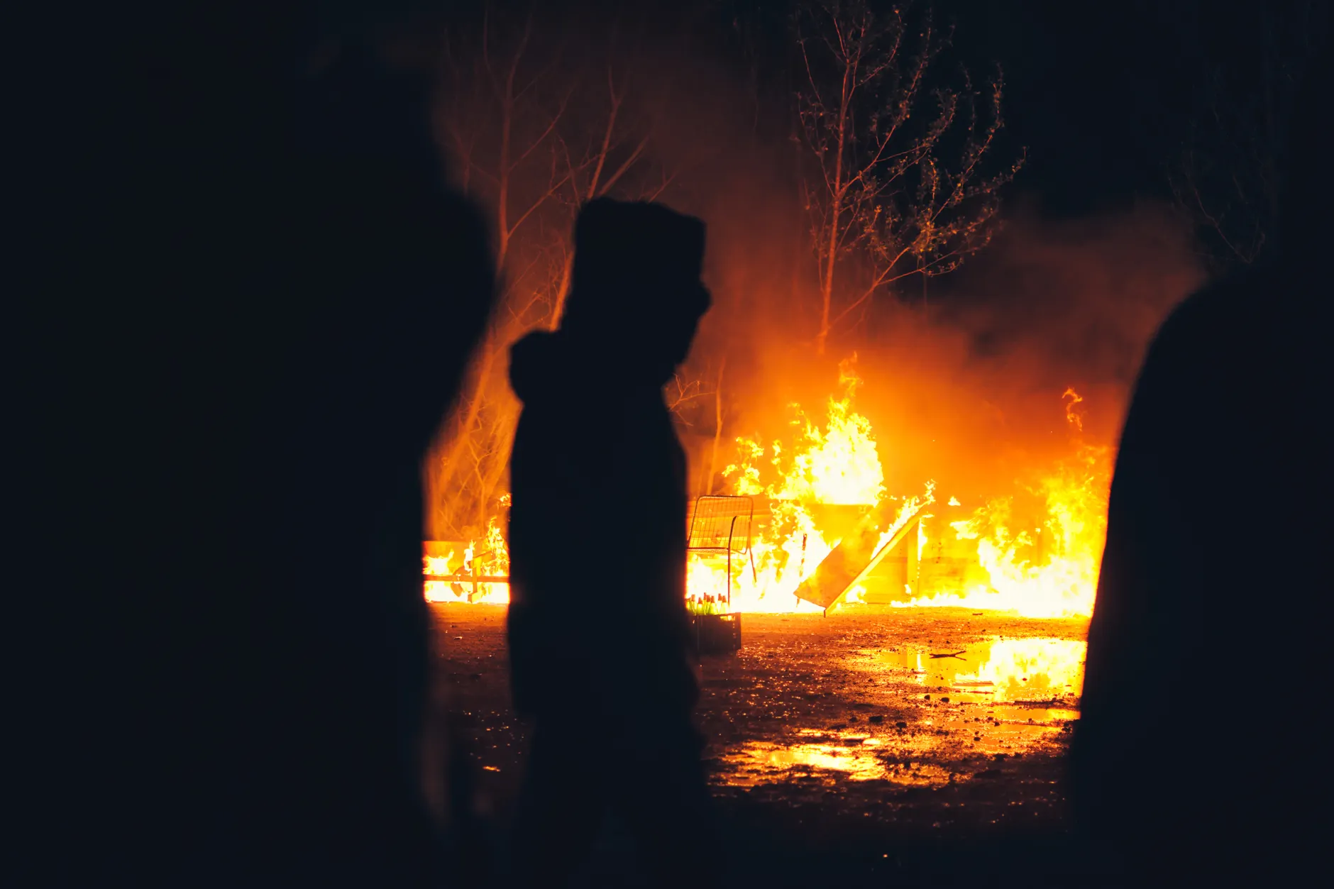 York Regional Police seek suspects in three arson attacks on same Richmond Hill business