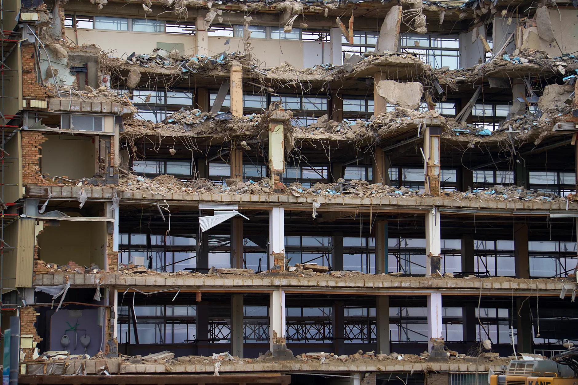 Homeless man rescued from demolition-site building in Rosemont after standoff