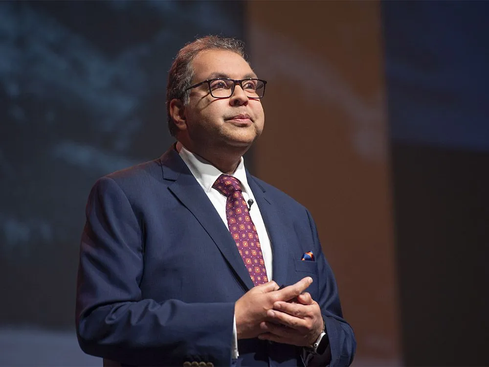Alberta NDP pledges 10% power bill cut, $18 minimum wage