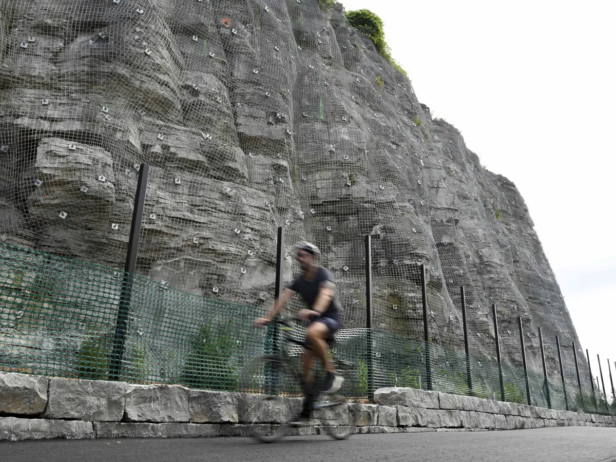 Ottawa River pathway behind Parliament Hill reopens after four-year closure