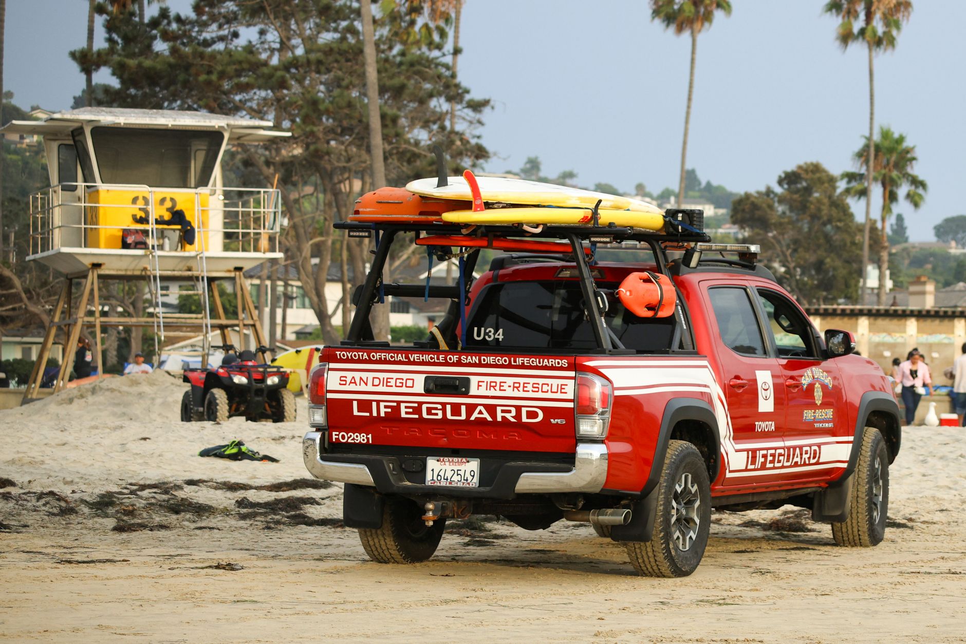 Ottawa fire rescues two stranded paddleboarders from Deschênes Rapids