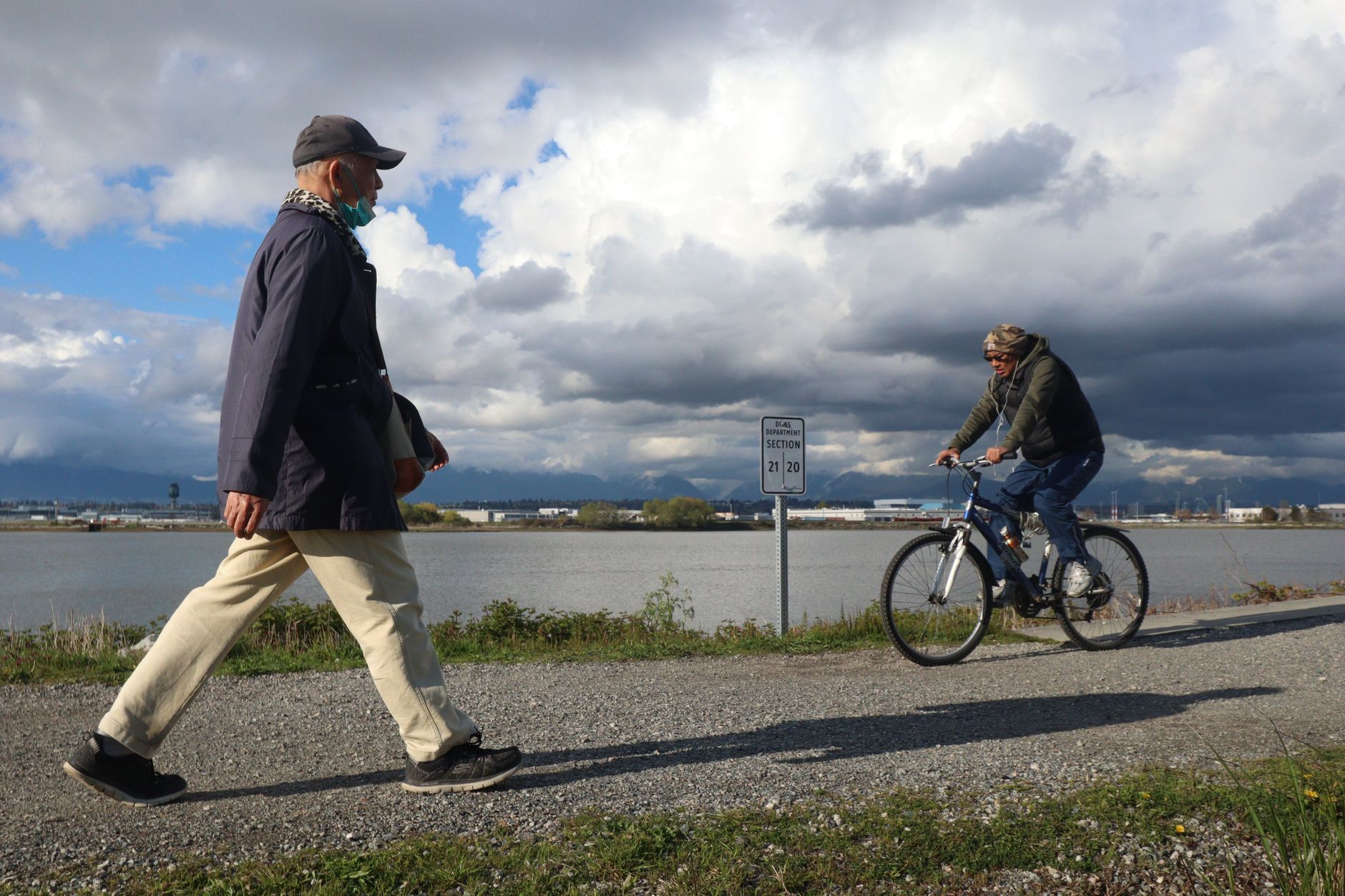 North Vancouver resident sues to overturn council's decision allowing chlorine plant to continue