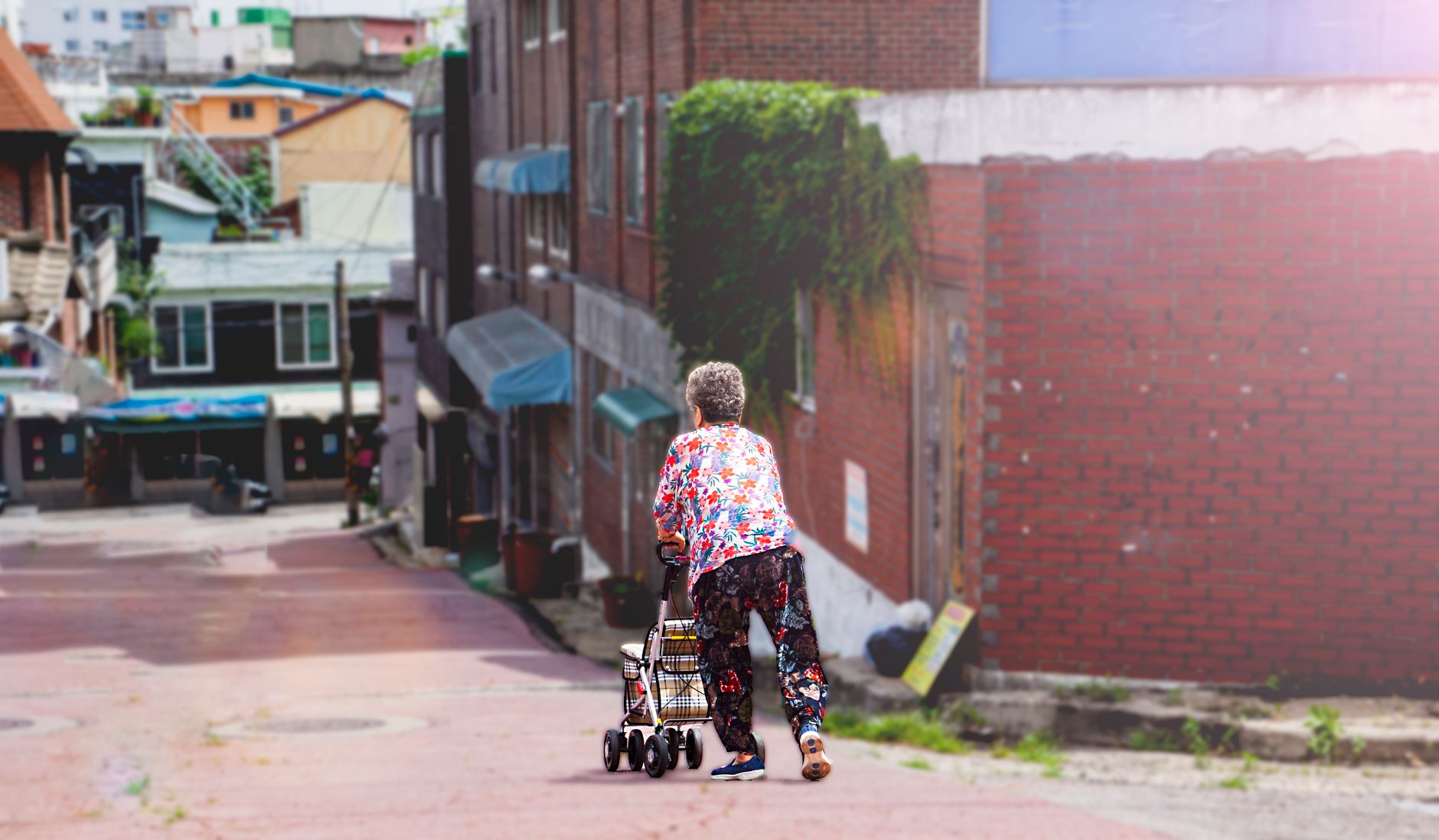 AUPE members in senior care push toward strike action as bargaining stalls
