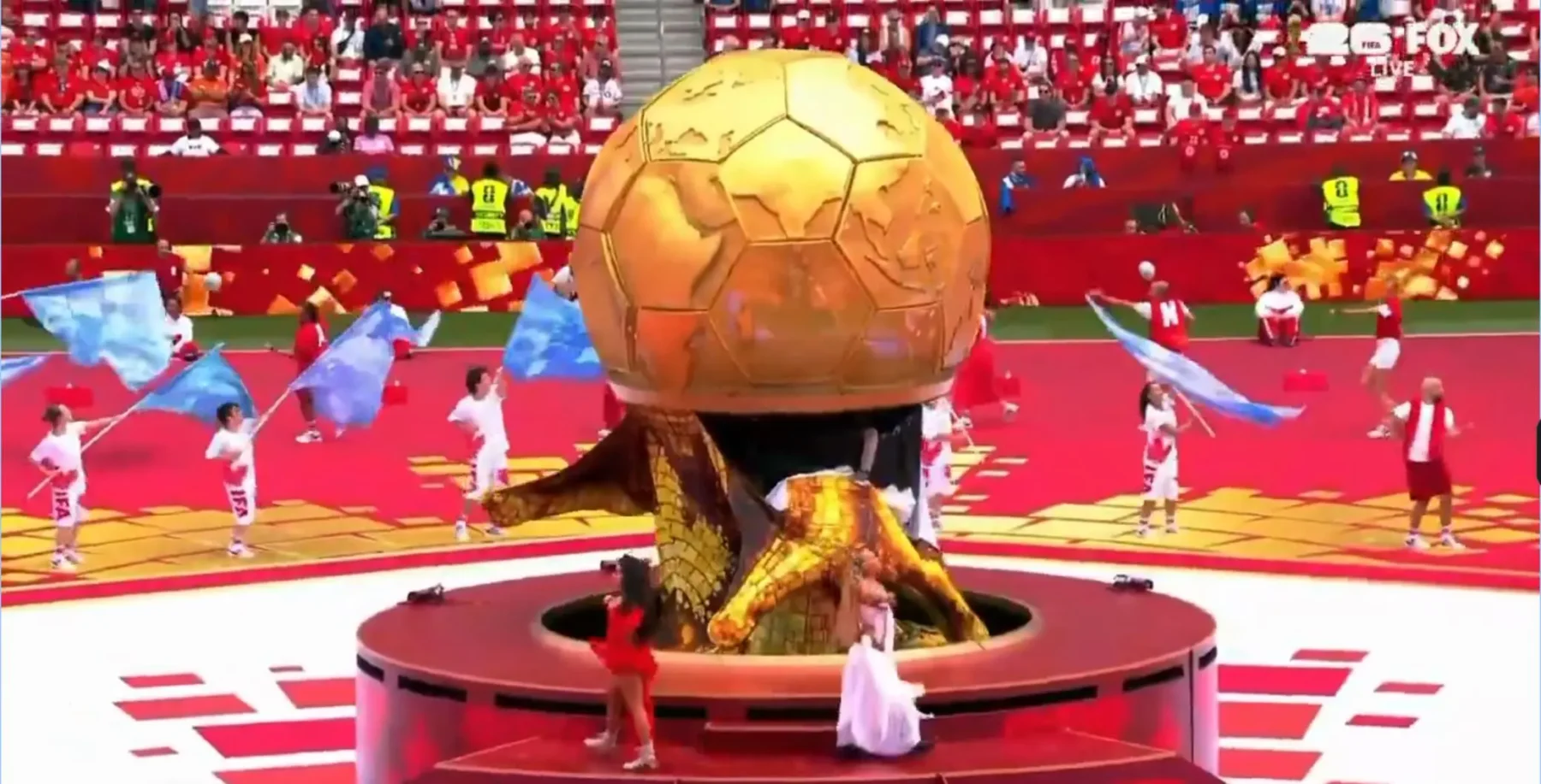 World Cup trophy prop deflates during Toronto opening ceremony