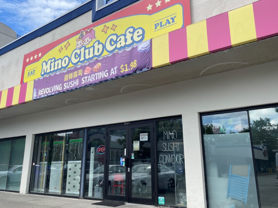 Richmond cafe owner returns to China to care for injured mother, seeking new operator
