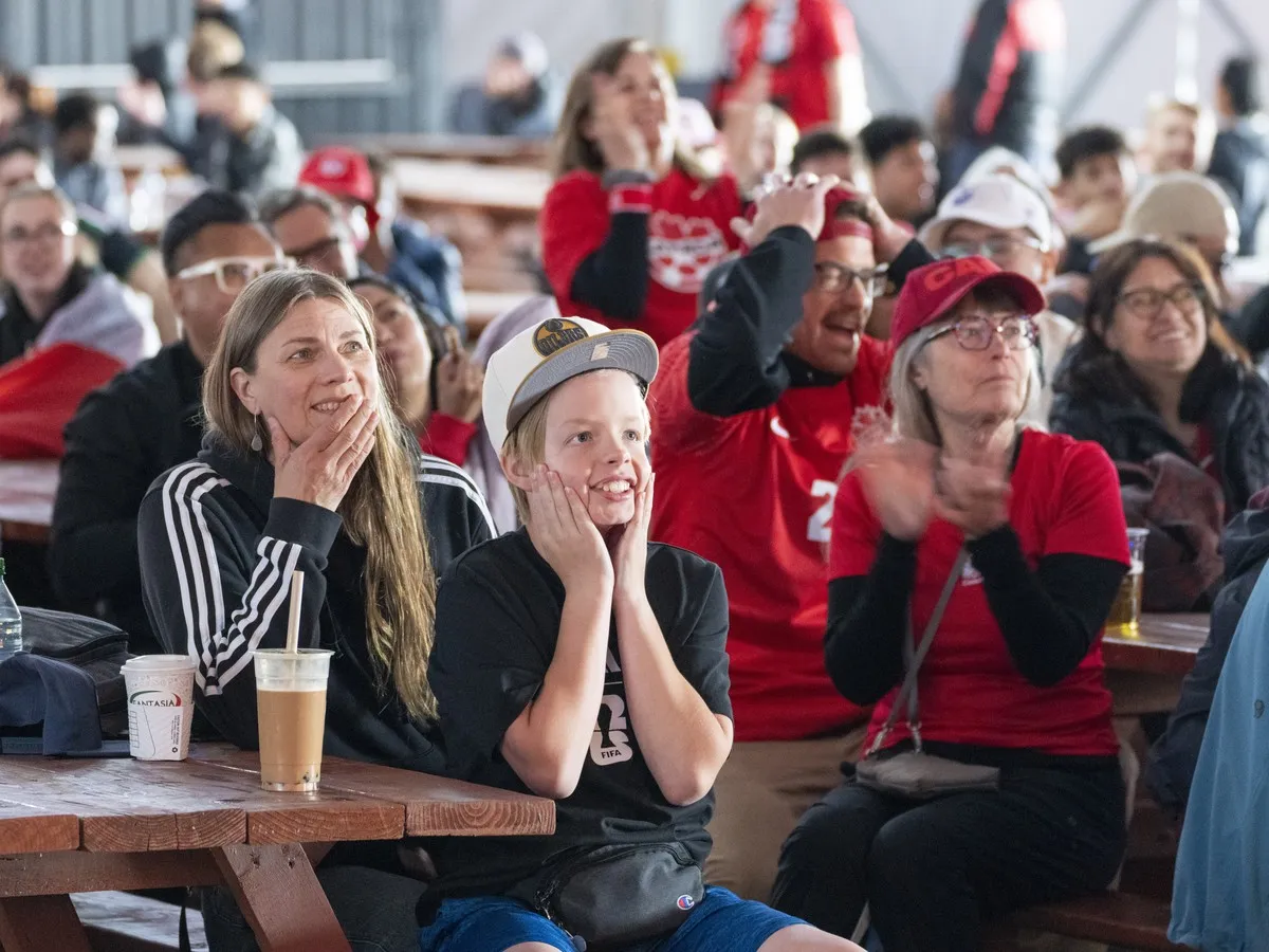 Canada draws with Bosnia in World Cup opener at Ice District