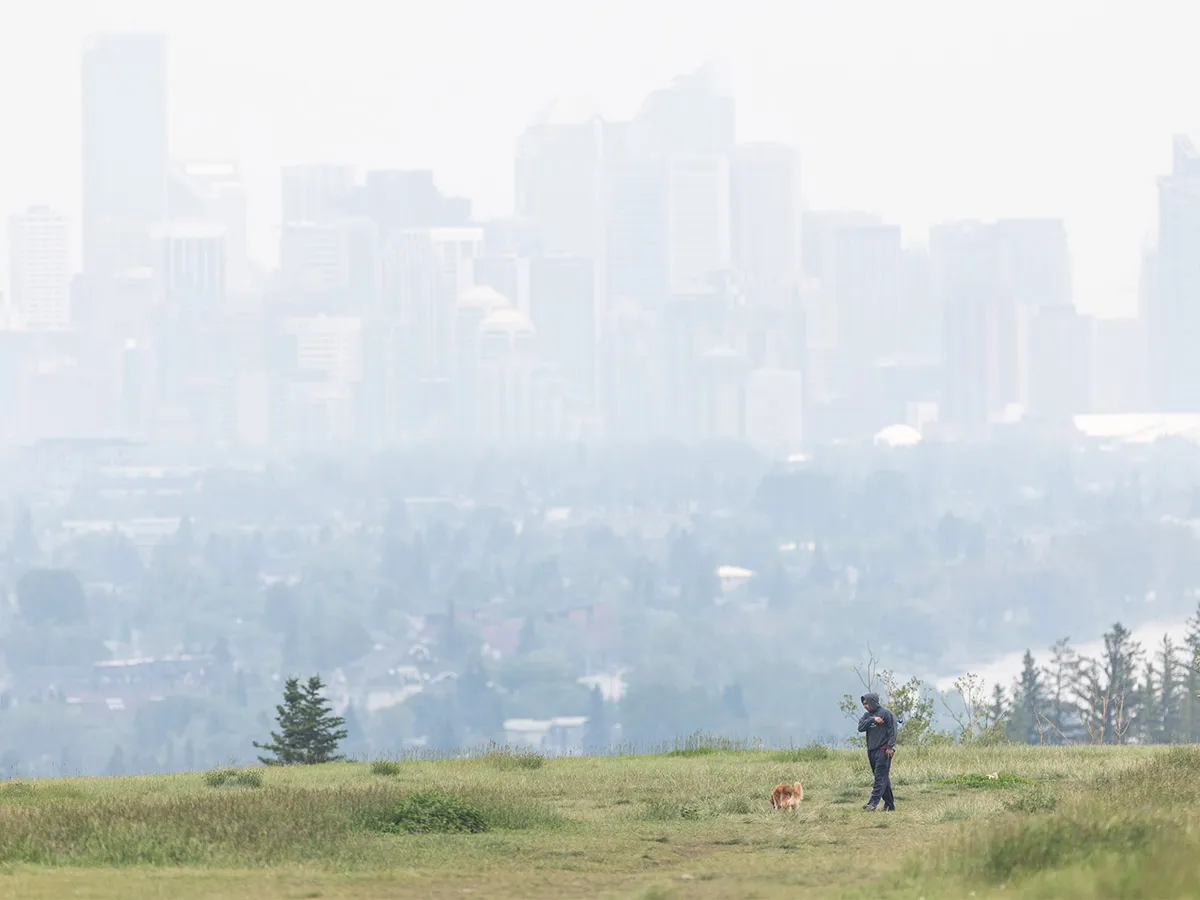 Air quality warning remains in effect as wildfire smoke lingers over Calgary