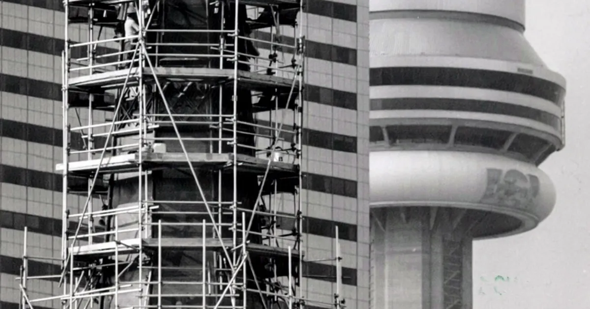 The Pepsi logo that haunted the CN Tower for over a decade