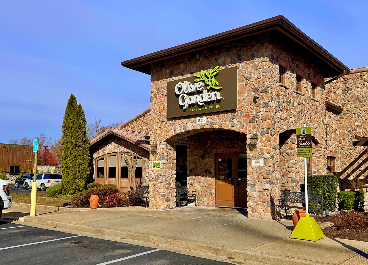 Olive Garden opens first Ontario location at Vaughan Mills this month