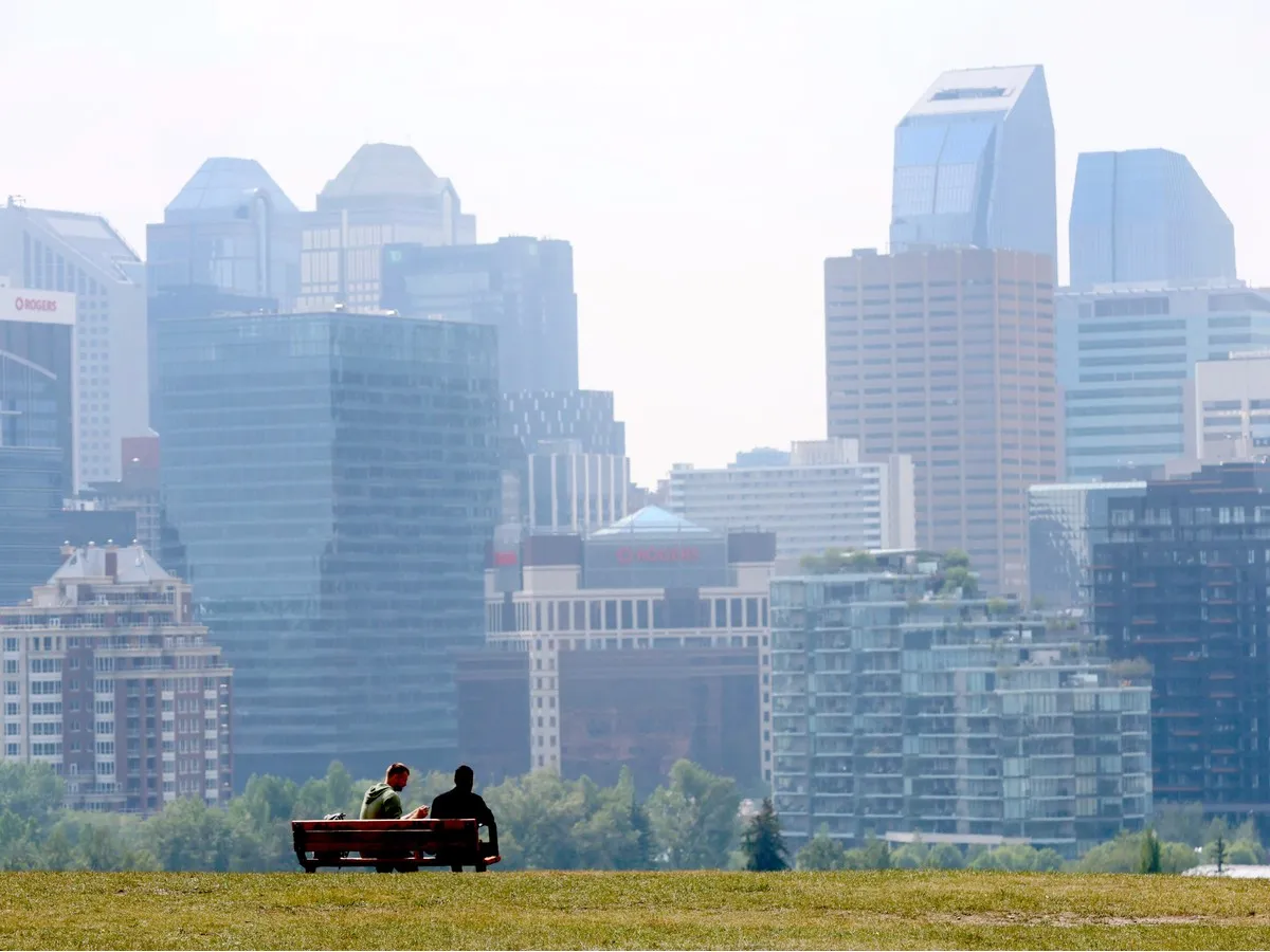 Air quality warning as Saskatchewan wildfires send smoke into Calgary through Monday