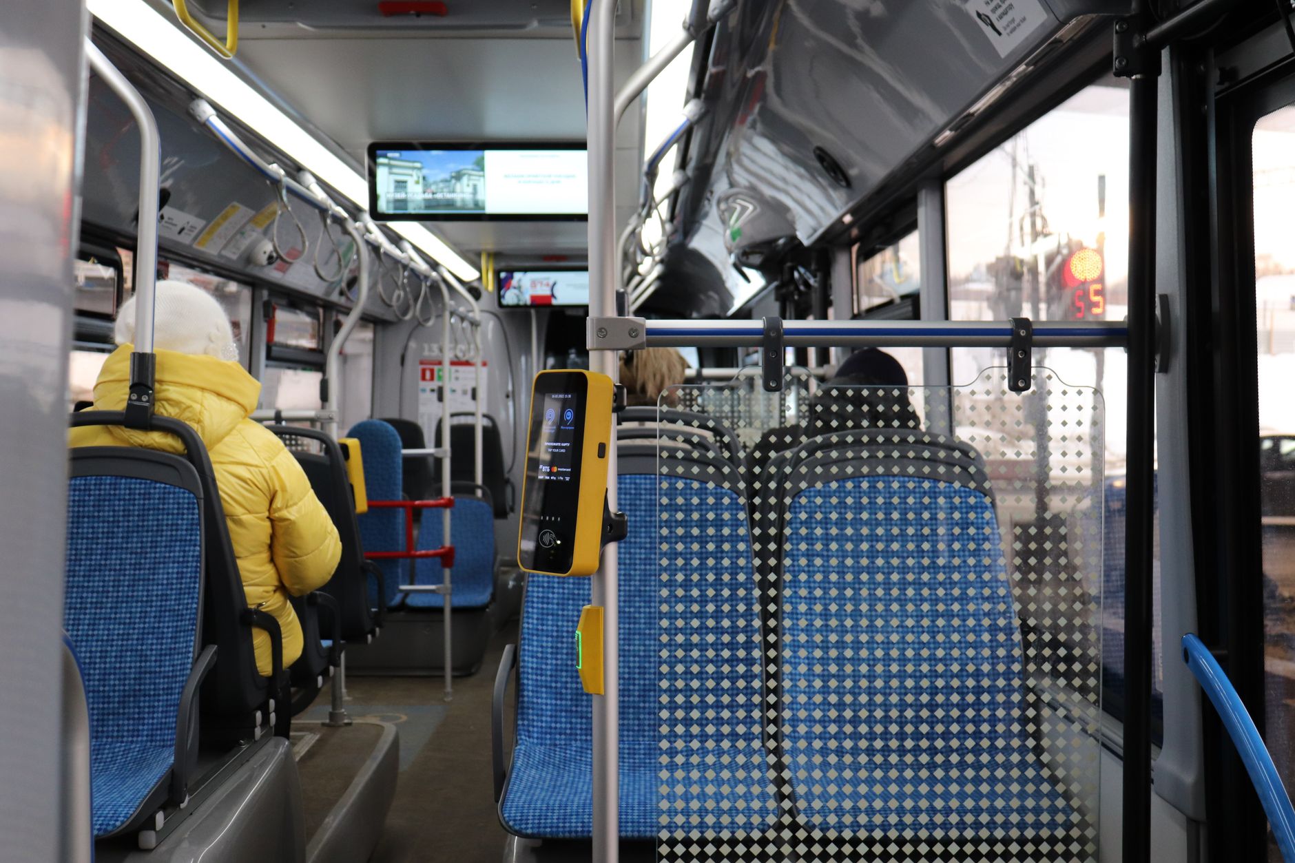 Calgary Transit rolls out real-time passenger screens across 1,000-plus buses starting October