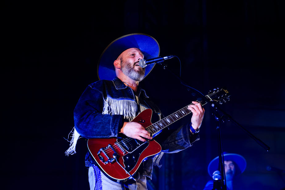 Bleu Jeans Bleu and Ella Langley top Quebec and Montreal charts this week