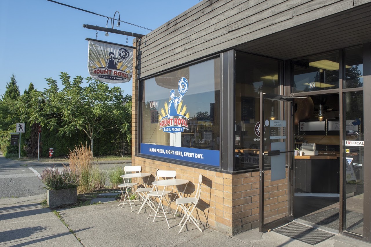 Mount Royal Bagel Factory closes after 27 years on North Shore