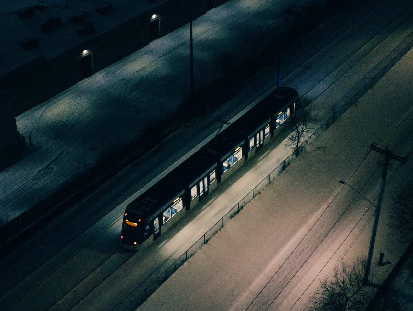 Railway worker killed by train near Jacques-Cartier Bridge in Montreal
