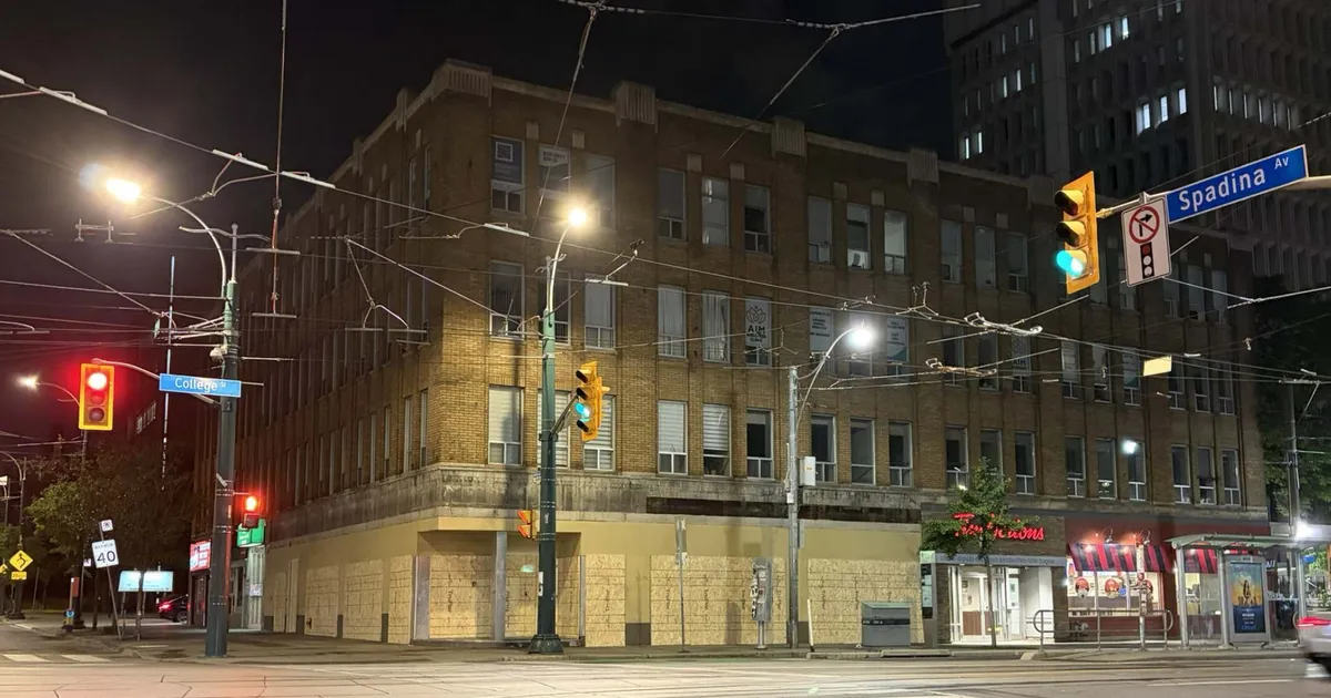 7-Eleven at College and Spadina closes after 30 years of late-night service