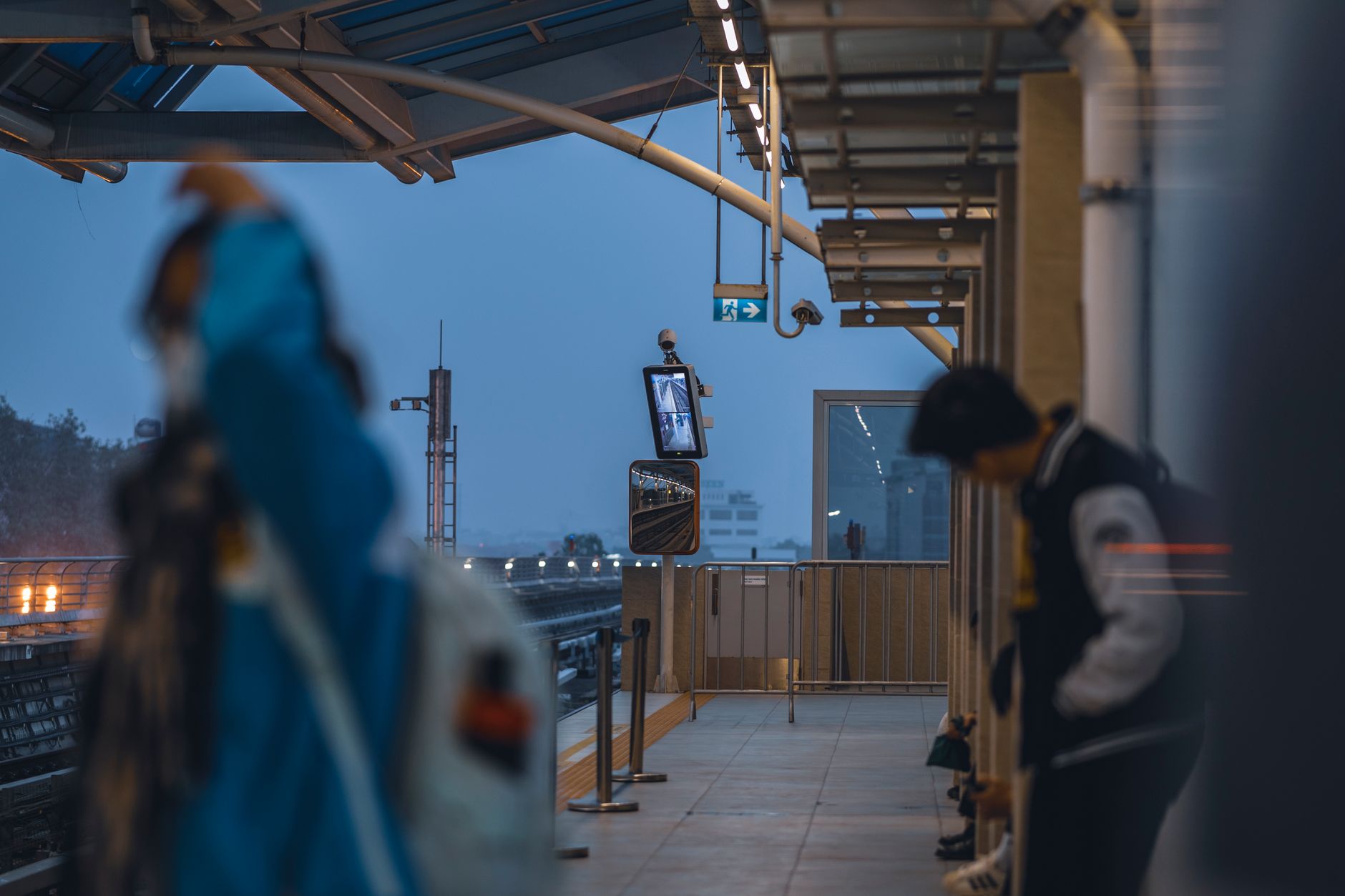 TransLink studying whether platform screen doors can work on SkyTrain