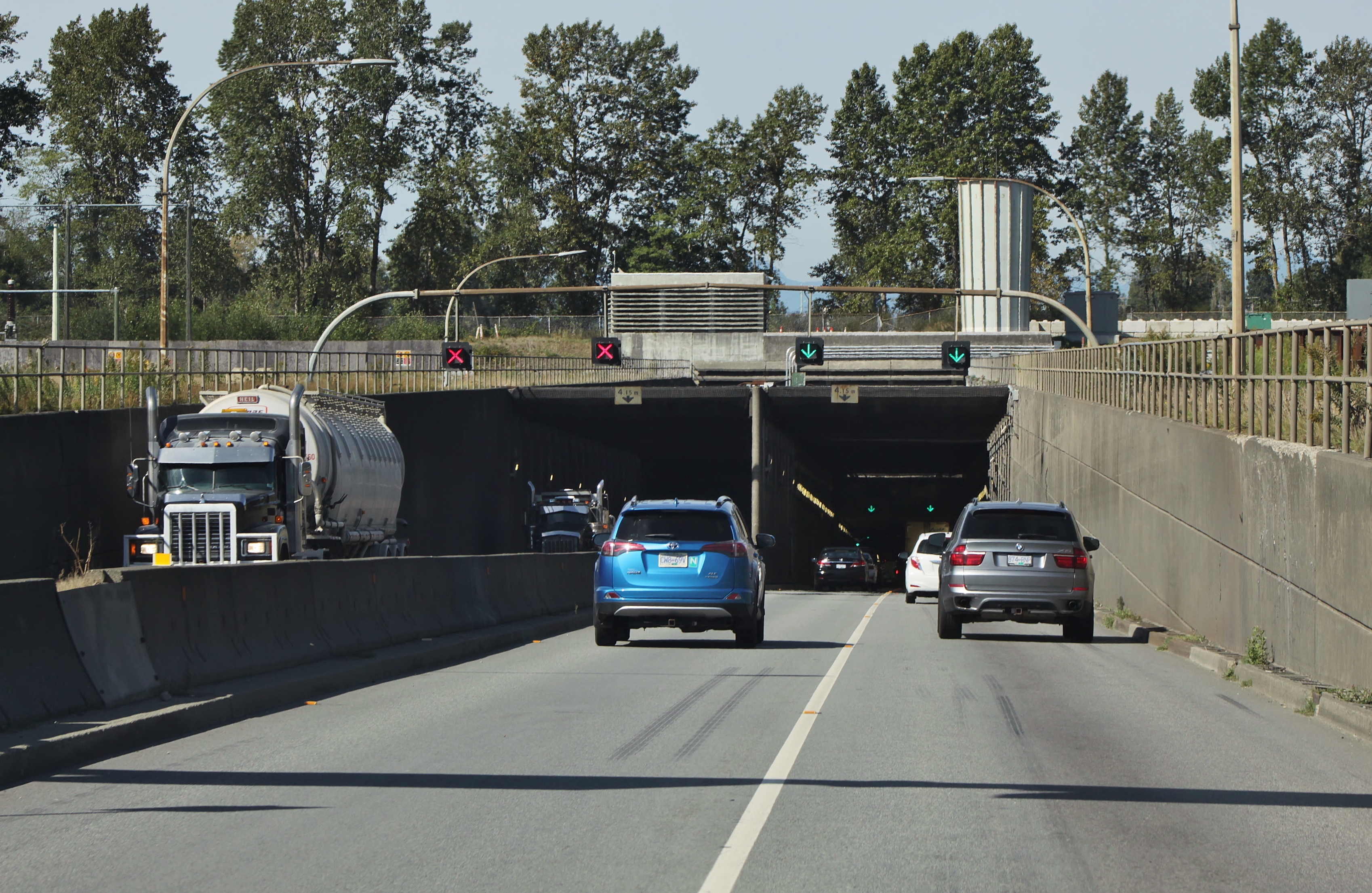 B.C. Conservatives pledge to scrap Massey Tunnel, build 10-lane bridge instead