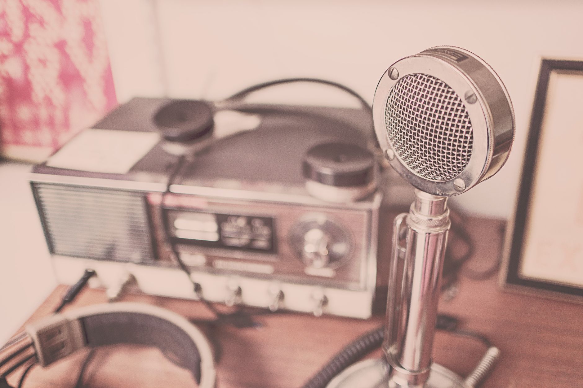 Radio reshuffles bring new voices to Montreal's fall lineup across major stations