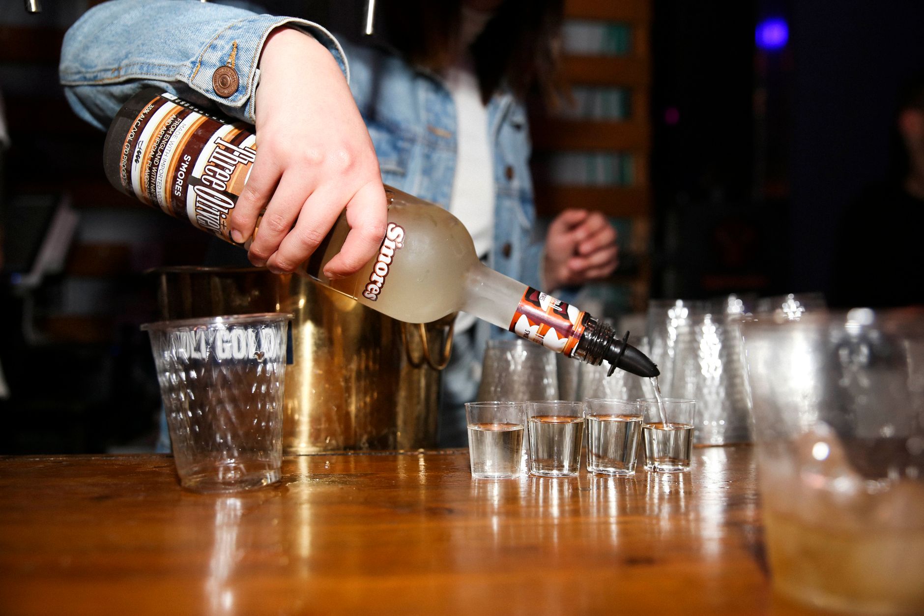 Alberta bars can now pour from 6 a.m., anytime they want