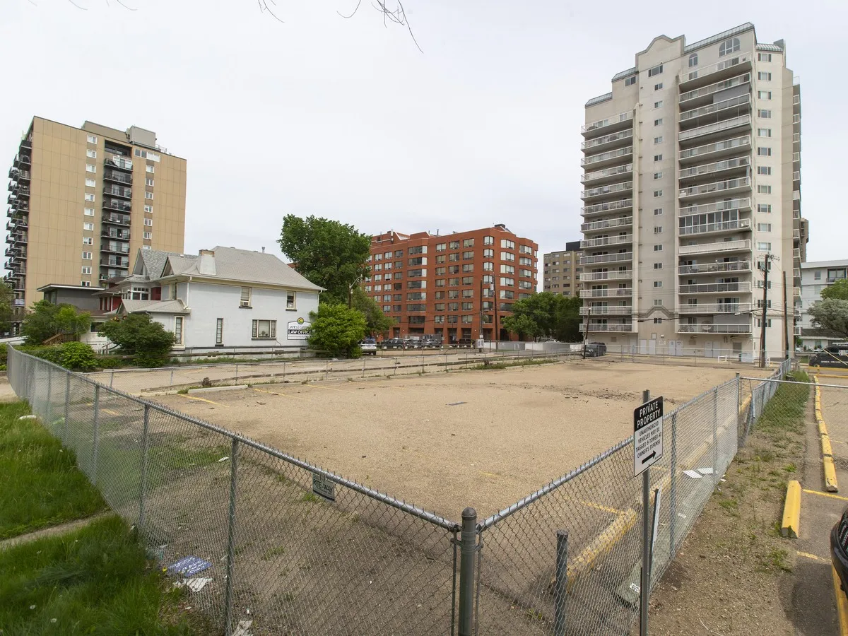 Downtown Edmonton parking lot rezoning approved ahead of deadline