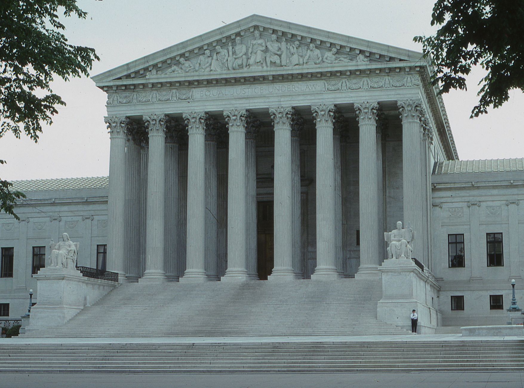 Supreme Court allows lawsuit against former chief electoral officer to proceed