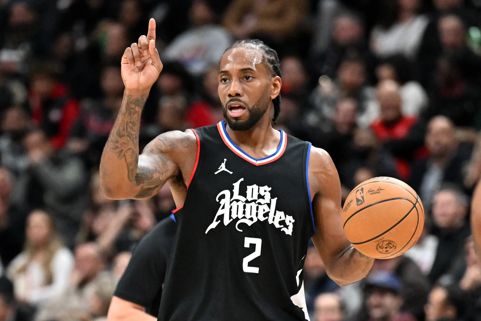 Raptors pause Kawhi Leonard trade pending NBA investigation into Clippers