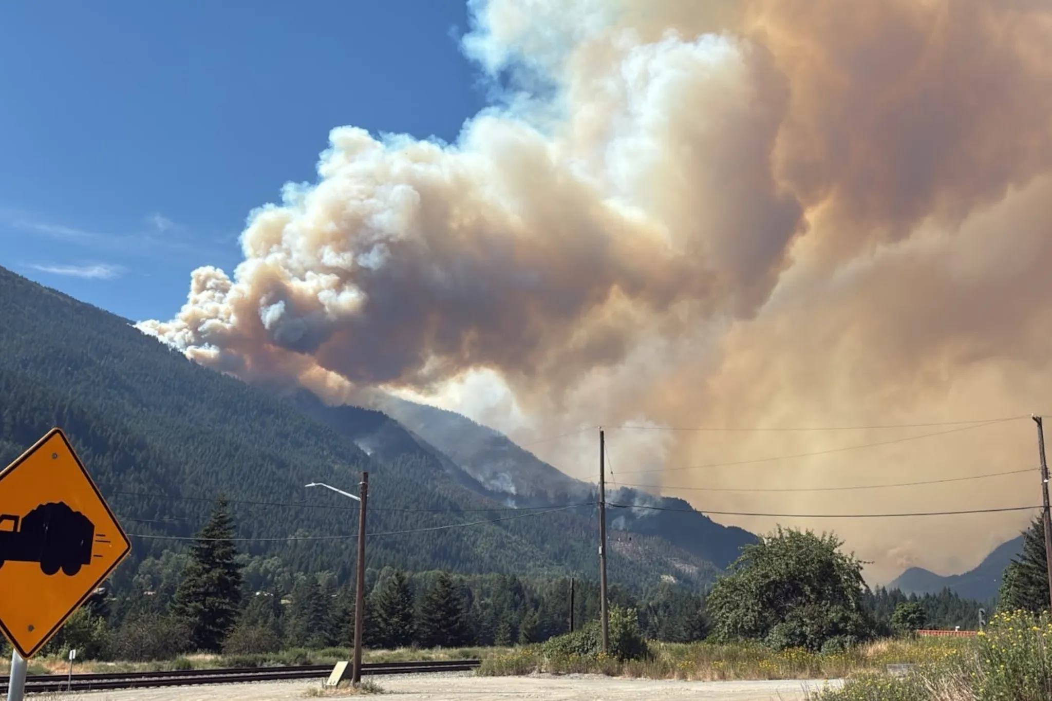 Highway 1 closed as out-of-control Fraser Canyon wildfire forces evacuations