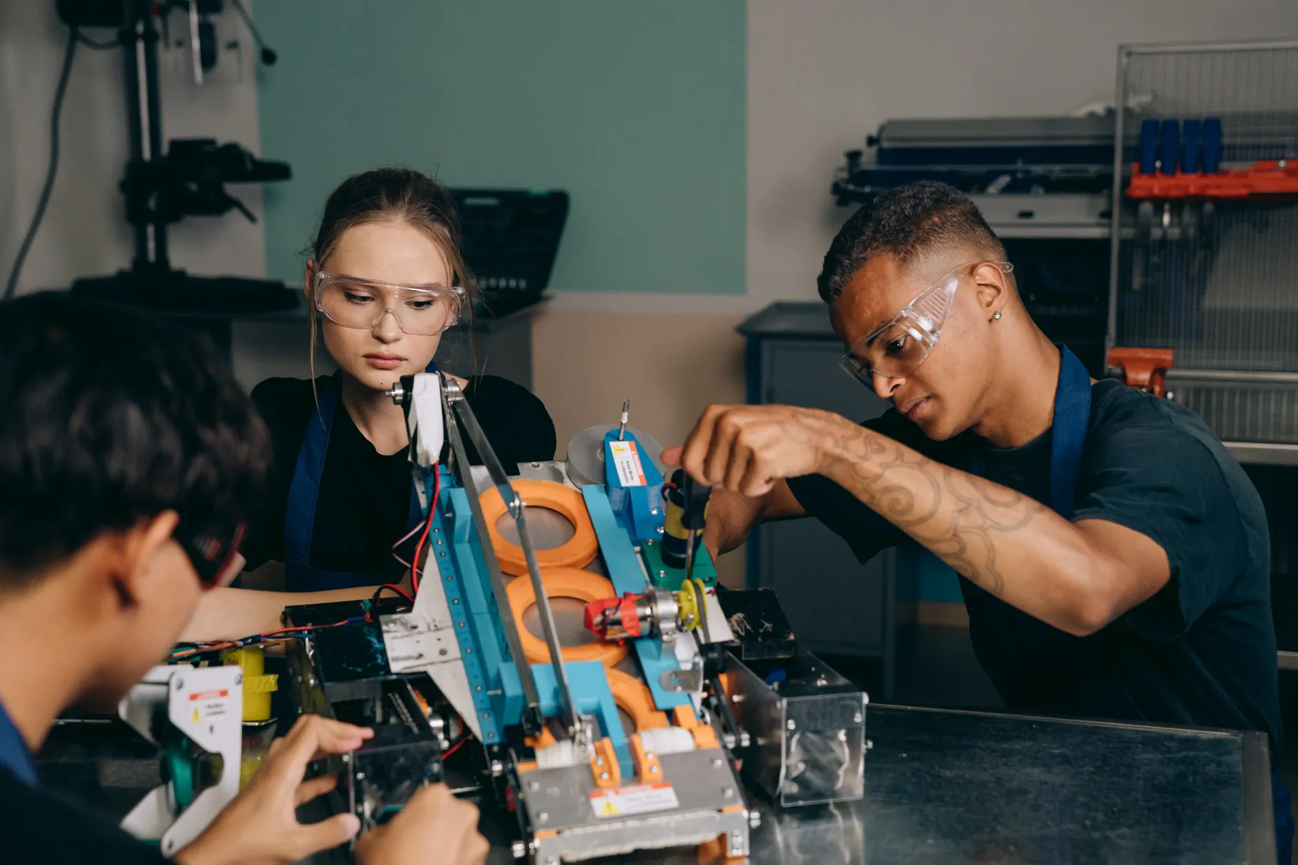 High schools fast-track students into trades amid youth job crisis