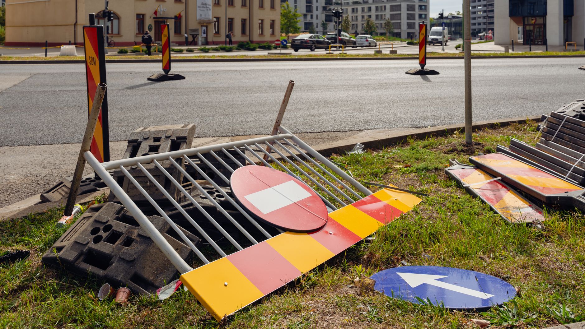 City installs barriers to block vehicle access to unpermitted kayak rental business on Bow River