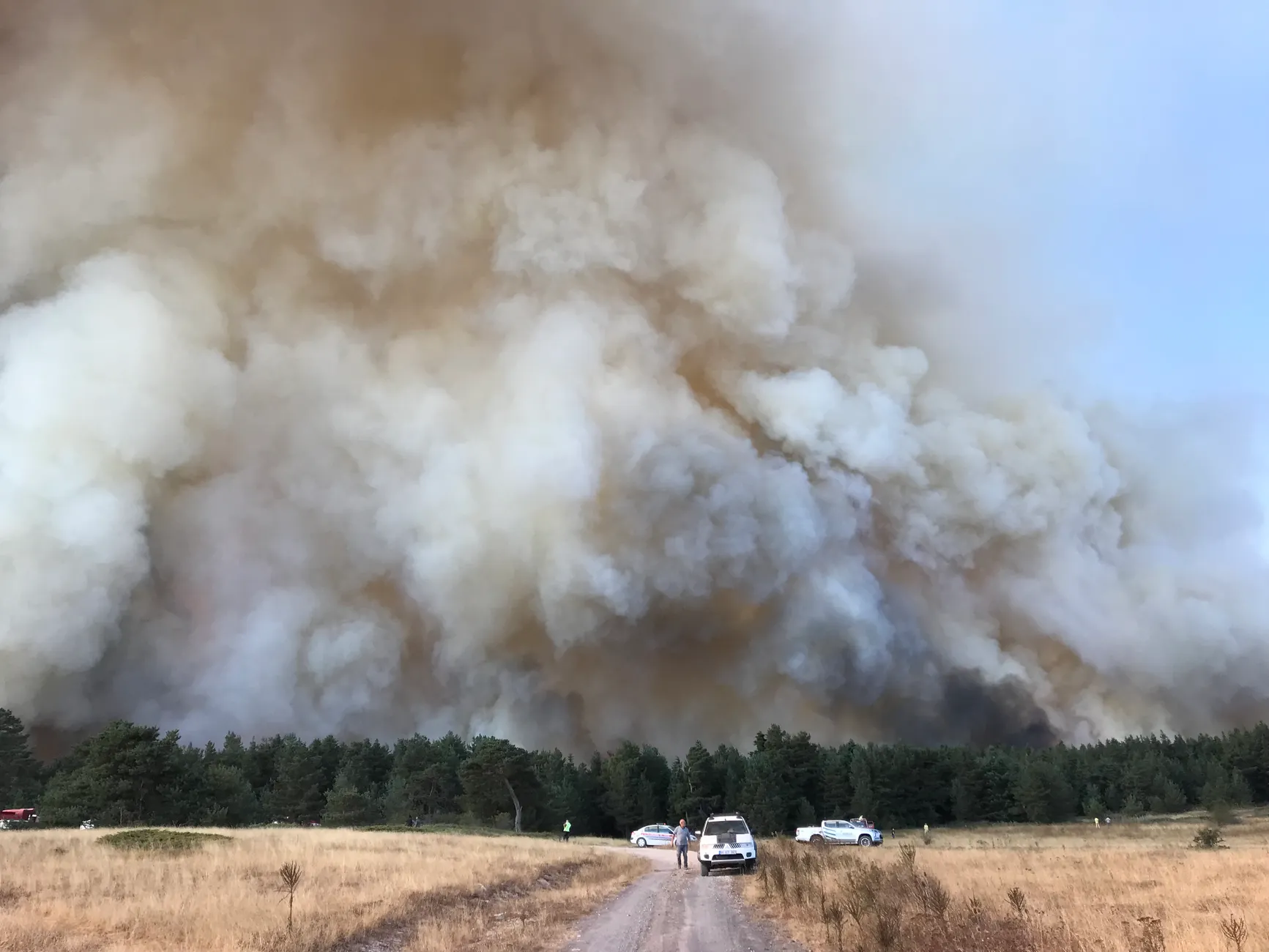 B.C. wildfire south of Kamloops grows to half a square kilometre in hours