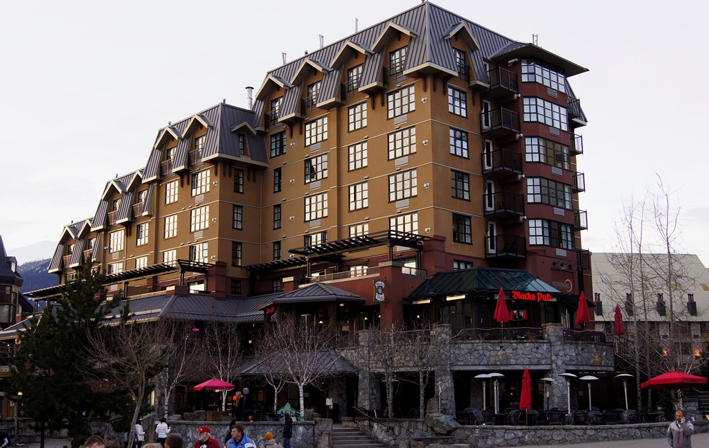 Video of Whistler hotel shooting shown at murder trial as witness describes narrow escape