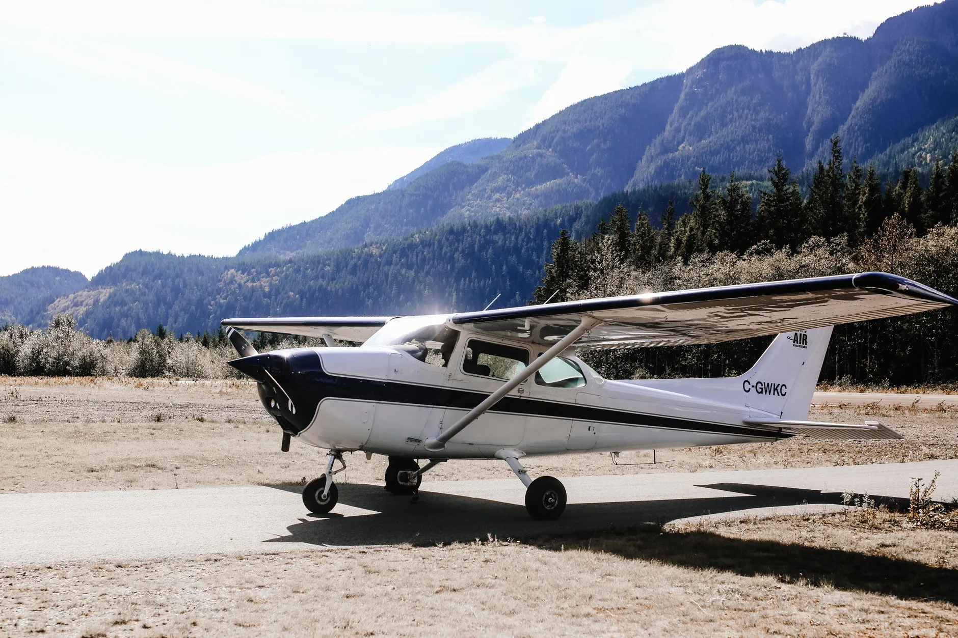Two dead after single-engine plane crashes in Kananaskis Country near Mount McDougall