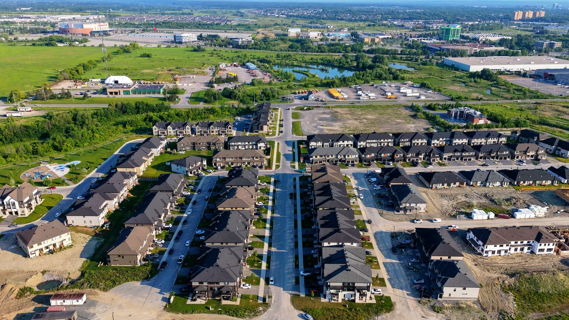 Calgary Housing opens 16 affordable homes in Mount Pleasant as part of decade-long push