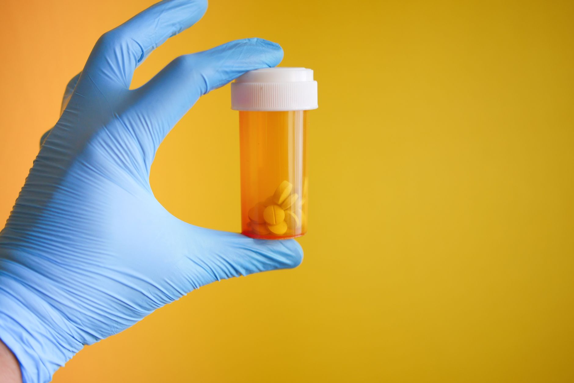 Alberta pharmacies preparing to dispense free COVID shots this fall to eligible high-risk residents