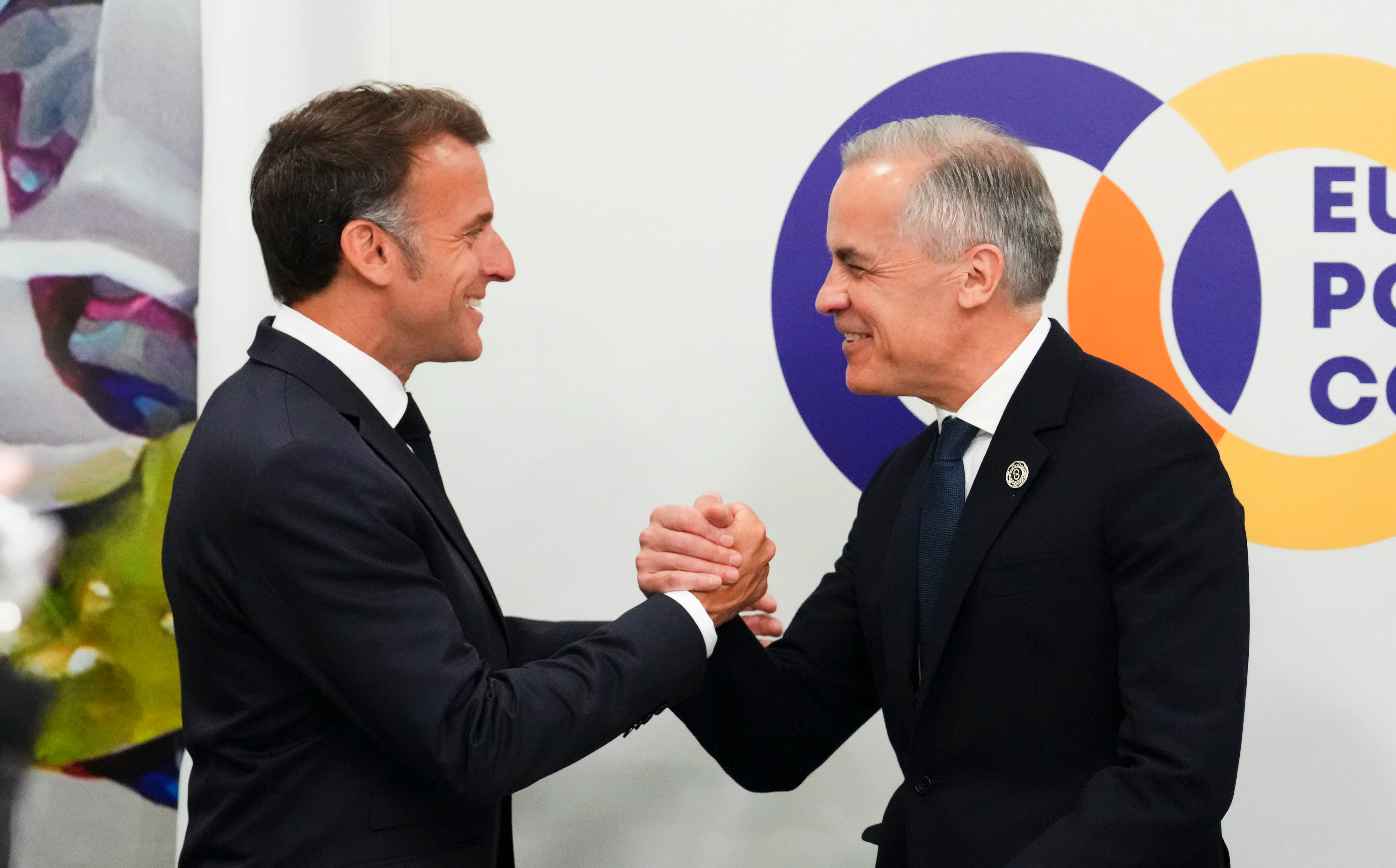 Carney Meets Macron Before G7 Summit in French Alps