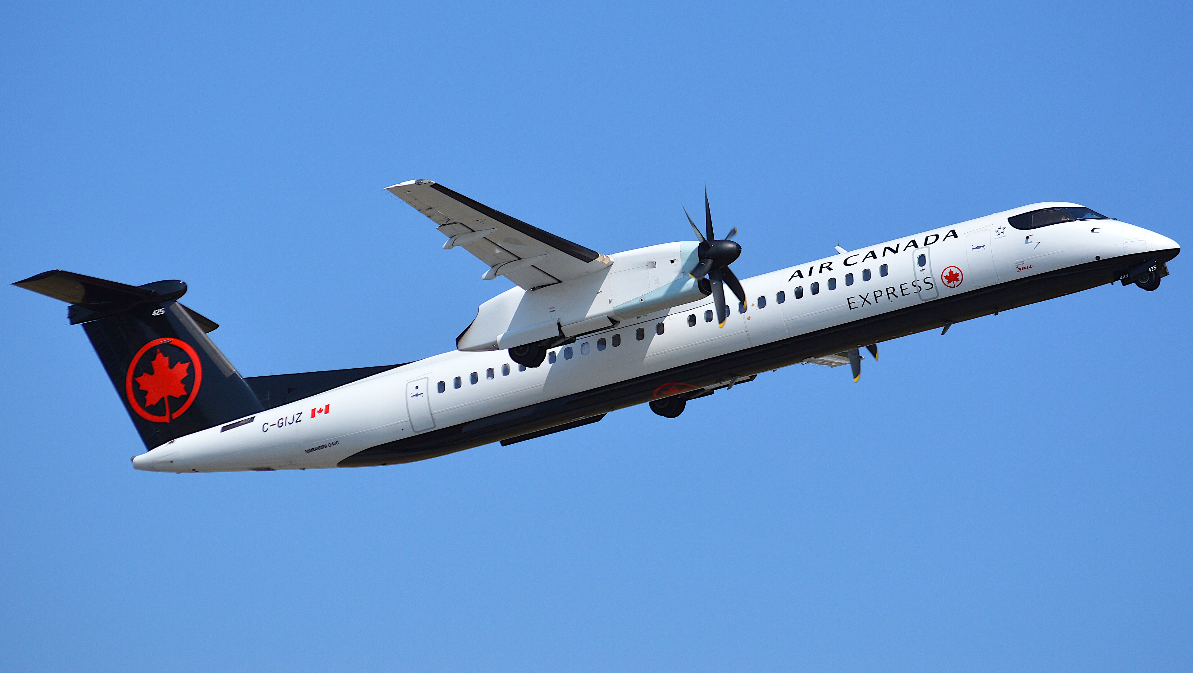 Air Canada Express flight attendants vote on strike mandate as contract talks stall